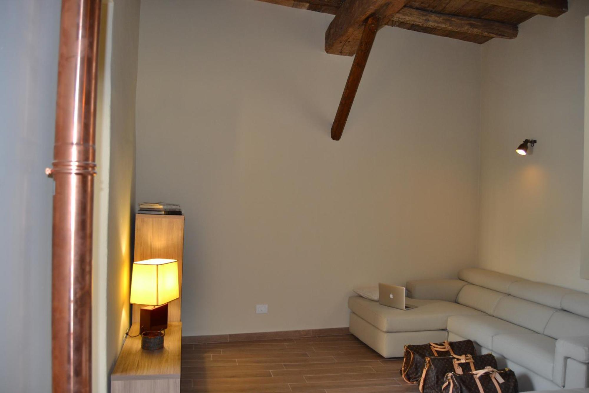 Palazzo Mia By Icasamia It Apartment Castello Cabiaglio Ruang foto