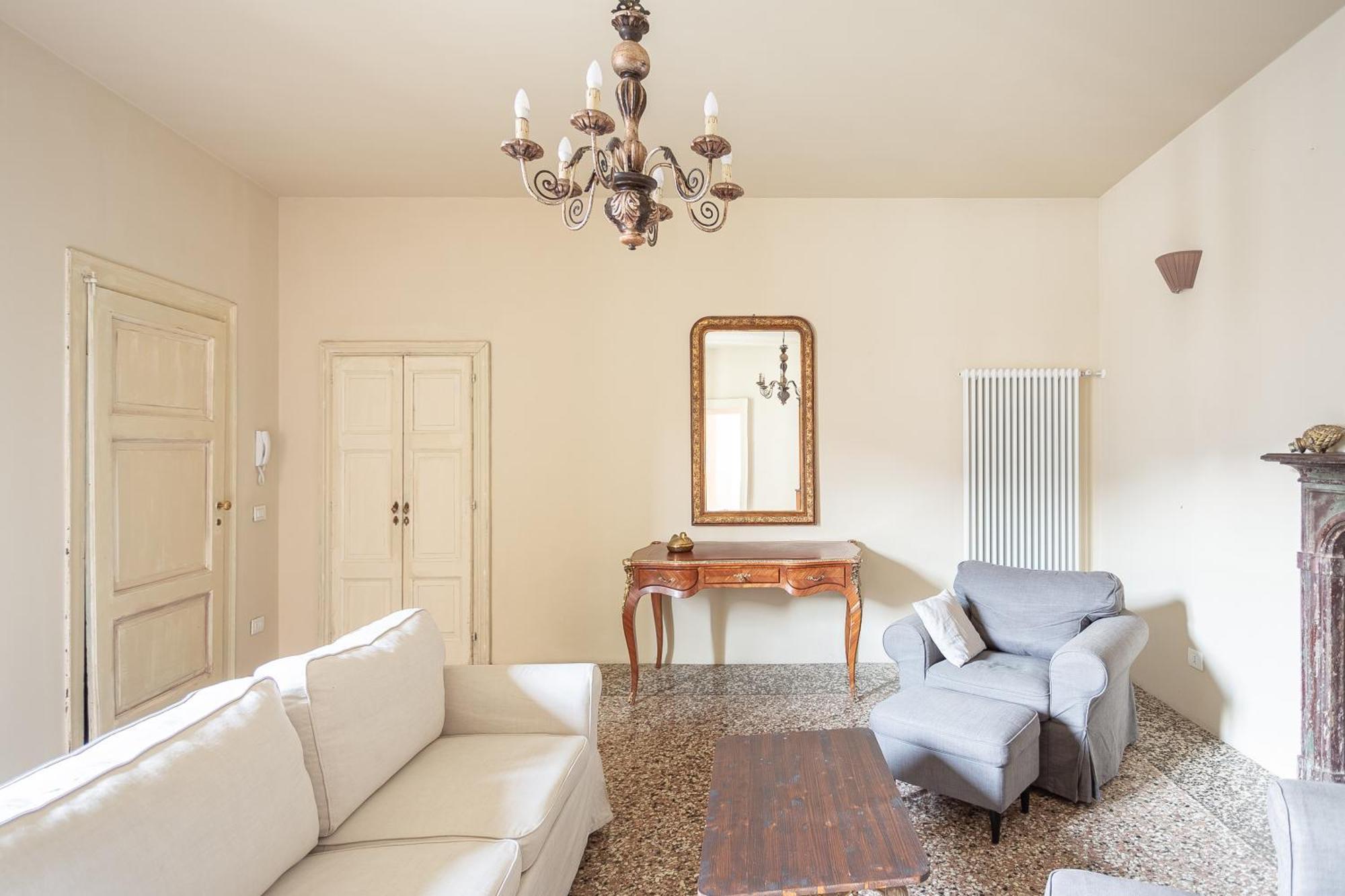 Palazzo Mia By Icasamia It Apartment Castello Cabiaglio Ruang foto